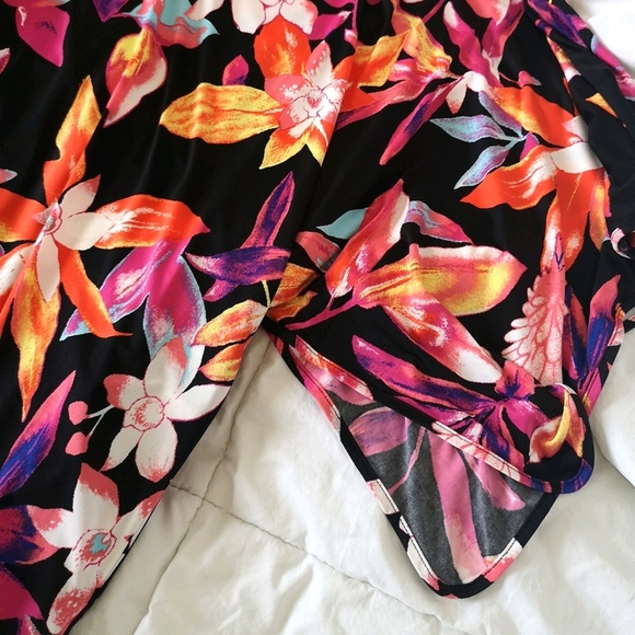 NWOT Natori Floral abstract tunic/caftan, size XS - Picture 5 of 9